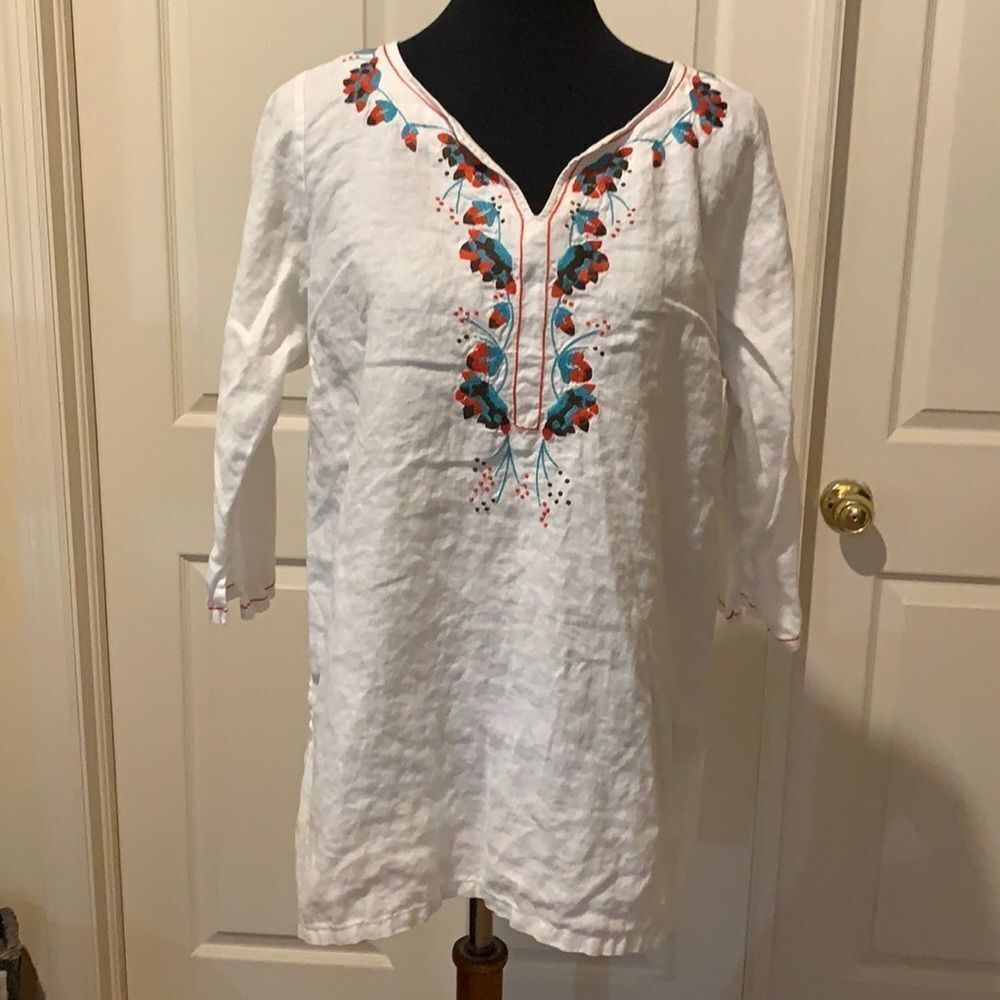 Tommy Bahama embroidered front linen shirt. Large Tunic Style